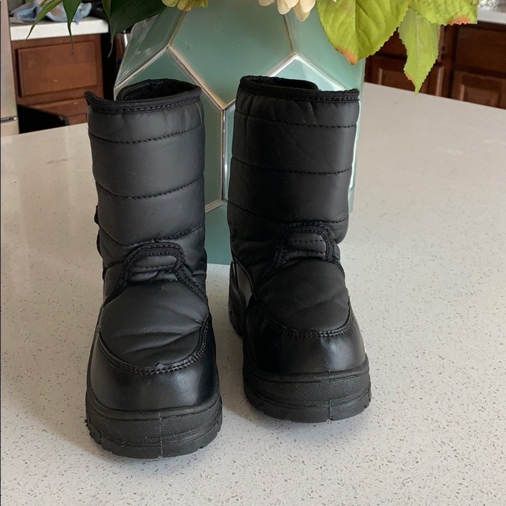 Kids snow boots size 9 (little boys) - Picture 2 of 4